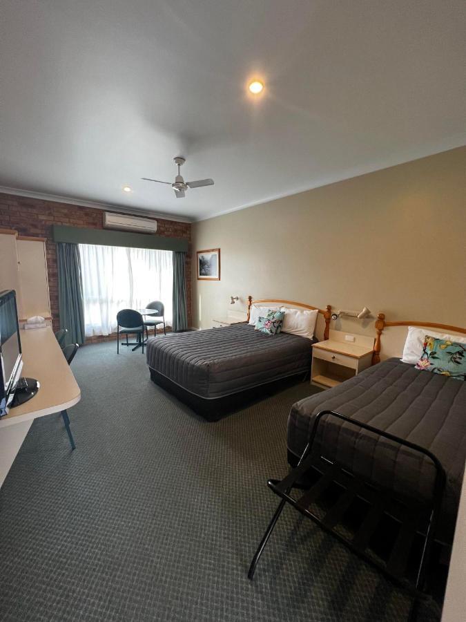 Tumbarumba Motel & Elms Restaurant Exterior photo
